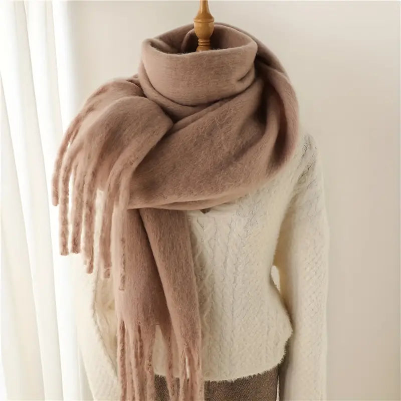 Écharpe Taupe Ultra Douce - Élégance et Confort pour l'Hiver - Longue et Épaisse | Accessoire Mode Incontournable