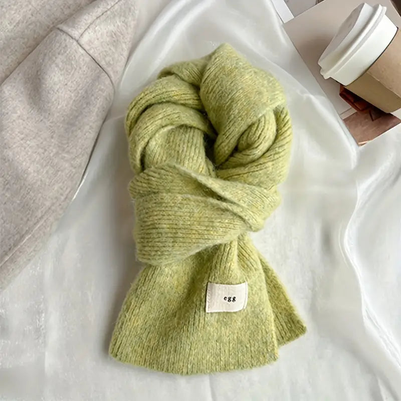 Écharpe Douce et Élégante en Maille Fine Verte - Accessoire de Mode Confortable