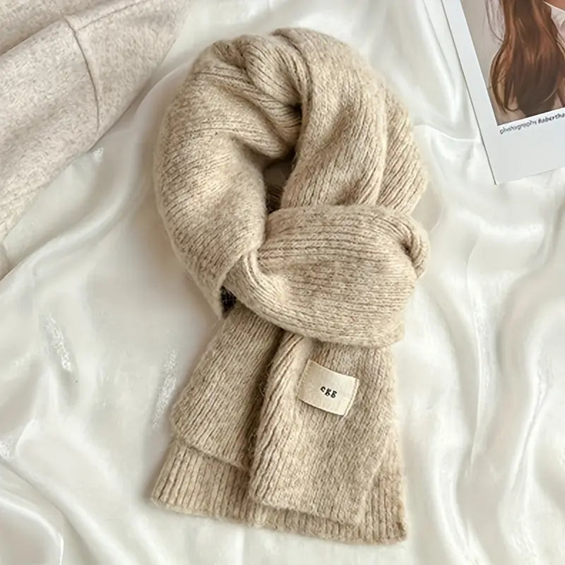 Écharpe Douce et Élégante en Maille Fine Beige - Accessoire de Mode Confortable
