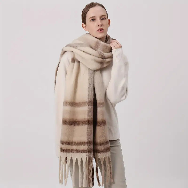 Écharpe à Carreaux Beige Ultra Douce - Tendance et Polyvalence pour un Hiver Stylé