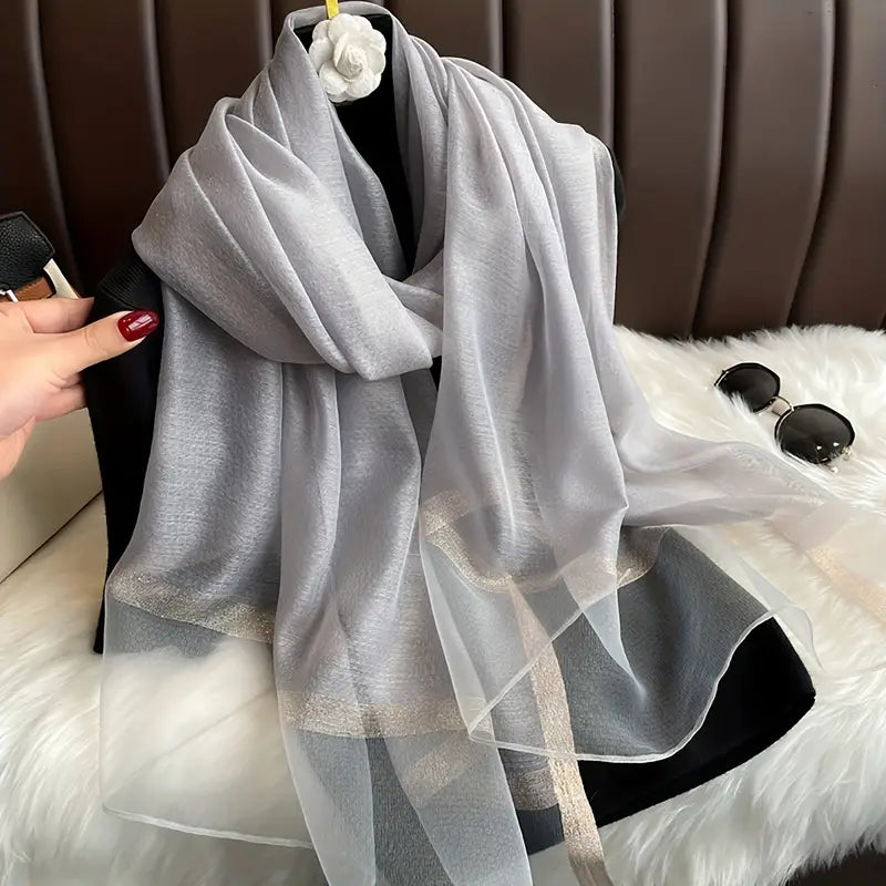 Foulard léger et élégant en mousseline gris - Accessoire chic et raffiné