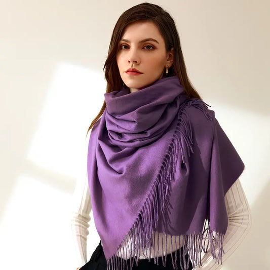 Écharpe Classique Ultra Douce Violette à Franges - Élégance et Confort au Quotidien
