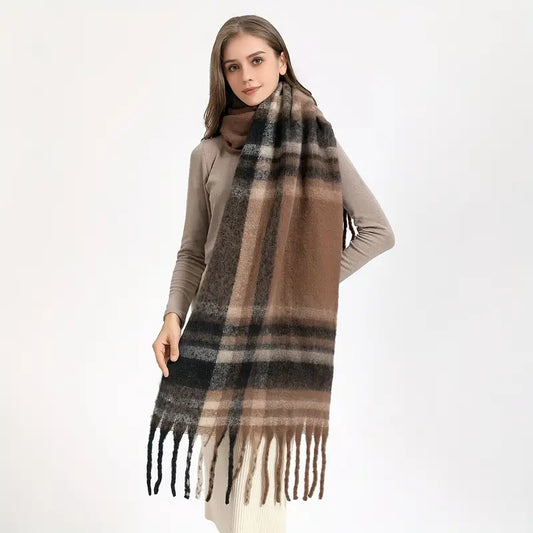 Écharpe à Carreaux Marron Ultra Douce - Tendance et Polyvalence pour un Hiver Stylé