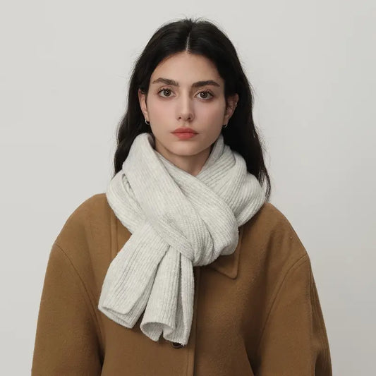 Écharpe en Laine Tricotée Douce et Luxueuse Blanc - Accessoire élégant et intemporel