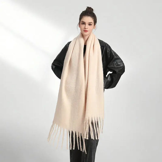 Écharpe Beige à Franges Ultra Confortable - Style et Chaleur pour l'Hiver | Accessoire Mode Indispensable