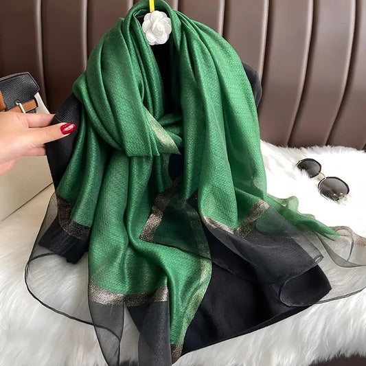 Foulard léger et élégant en mousseline vert - Accessoire chic et raffiné