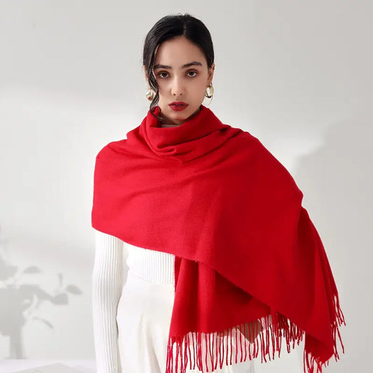 Écharpe Classique Ultra Douce Rouge à Franges - Élégance et Confort au Quotidien